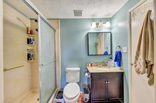 708 Bonnie Brae Dr, Moon Twp PA 15108-3855 exterior