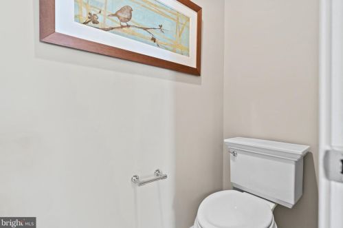 13643 Dulles Technology Dr, Herndon VA 20171-3415 exterior