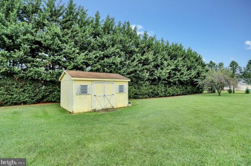 286 Bollinger Rd, Littlestown PA 17340-9121 exterior