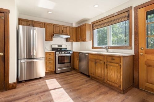 529 Pleasant St, Winthrop MA  02152-2756 exterior