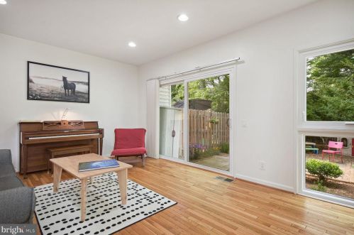 862 New Mark Esplanade, Rockville MD 20850-2736 exterior