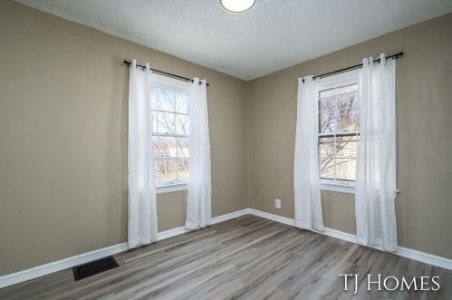 2141 Continental St, Meskegon MI  49444-1213 exterior