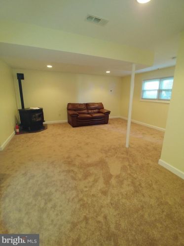 1650 Bay Rdg Rd, Edgewater MD 21037-1716 exterior