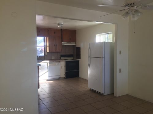 2554 Flanwill Blvd, Tucson AZ 85716-2251 exterior