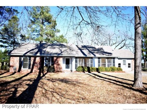 319 Woodberry Cir, Raeford, NC 28376-9181