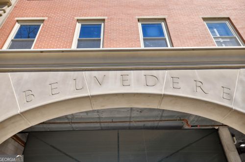 560 Dutch Valley Rd, Atlanta GA  30324-5304 exterior