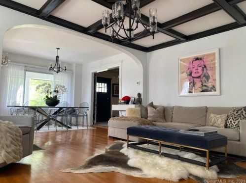 10 Bettswood Rd, Norwalk CT 06851-5104 exterior