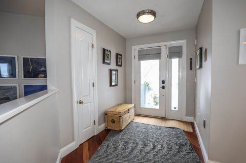 2 Fairview Dr, Concord NH 03301-6917 exterior