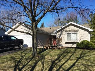 1115 Long Grove Dr, Aurora, IL 60504-8918