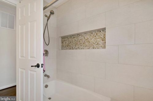 11600 Coldstream Dr, Rockville MD 20854-3619 exterior