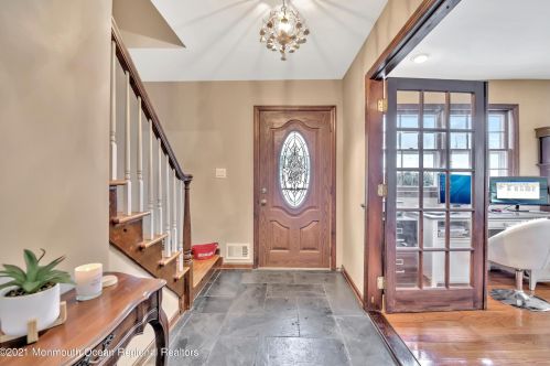 16 Convent Ct, Hazlet, NJ 07730-1426