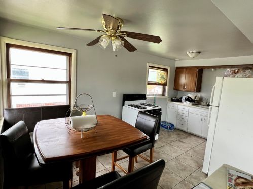 5734 76, Milwaukee WI 53218-2256 exterior