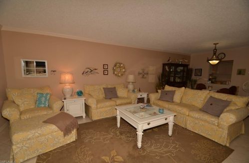 5499 Rattlesnake Hammock Rd, Naples FL 34113-7465 exterior