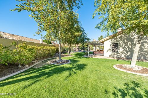 17002 32 Way, Phoenix AZ 85018-3973 exterior