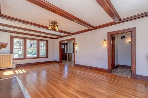 201 Longmeadow St, Springfield MA 01106-1337 exterior