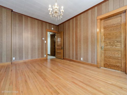 2008 Addison St, Chicago IL 60618-6102 exterior