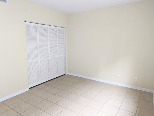 2432 32nd Pl, Chicago IL 60608-6754 exterior