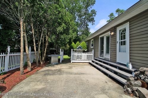 363 Constitution Dr, Lacey NJ 08731-1723 exterior