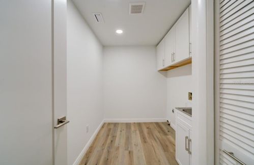 5012 Barrowe Dr, Tampa FL 33624-2593 exterior