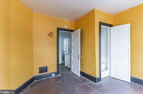 227 10 St, Darby PA 19023-1707 exterior