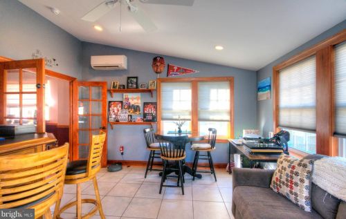 35 Collingswood Ave, Camden NJ 08107-1243 exterior