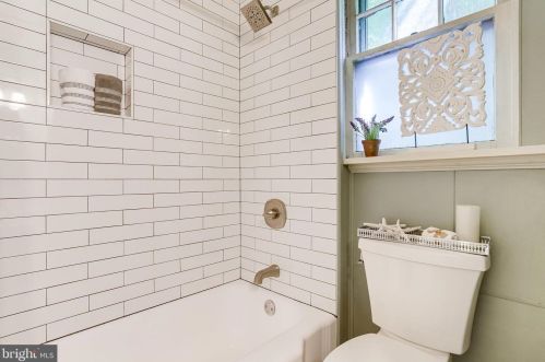 1801 Commonwealth Ave, Alexandria VA 22301-1403 exterior