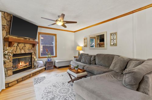 3035 Crawford Ave, Milwaukee, WI 53235-4217