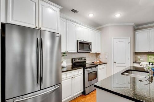 2399 Meadow Falls Ln, Duluth GA 30097-4086 exterior