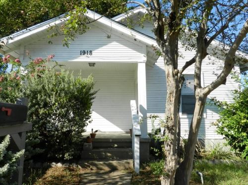1918 10th St, Austin TX  78702-3408 exterior