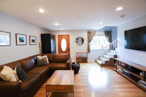 818 Mccandless Ave, Pittsburgh PA 15201-2451 exterior