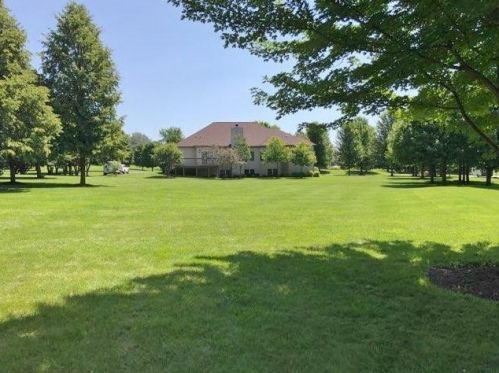 2203 Timberline Trl, Bull Valley IL 60098-8759 exterior