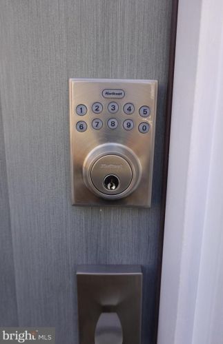 1525 Hicks St, Philadelphia PA  19146-4820 exterior