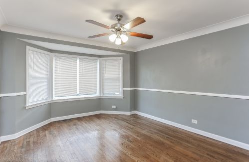 8122 Kingston Ave, Chicago IL 60617-1231 exterior