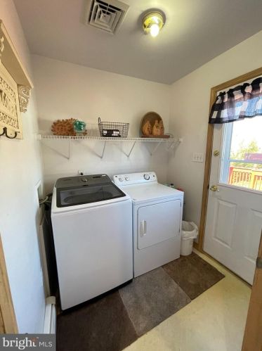 10 Bunting Brg Rd, Cookstown NJ 08511-1101 exterior