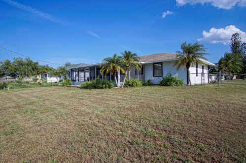 491 Kilpatrick Ave, Fort Pierce FL  34983-1666 exterior