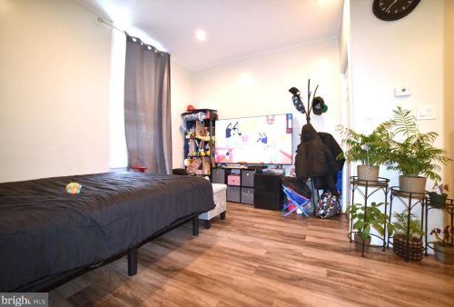 1410 6 St, Philadelphia PA 19147-5841 exterior