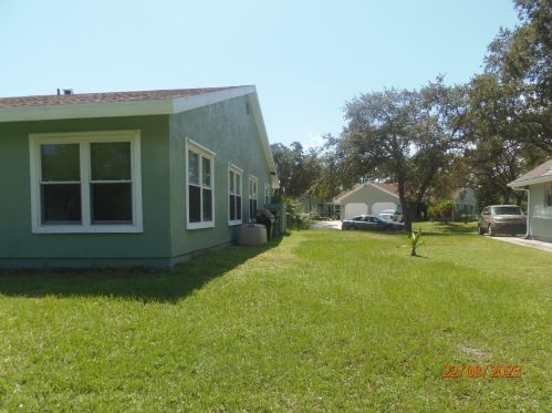 1350 Rivergreen Cir, Fort Pierce FL  34952-4131 exterior