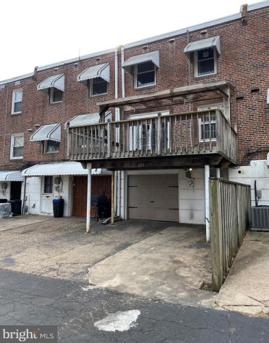 1123 Crestview Rd, Darby PA 19023-1111 exterior