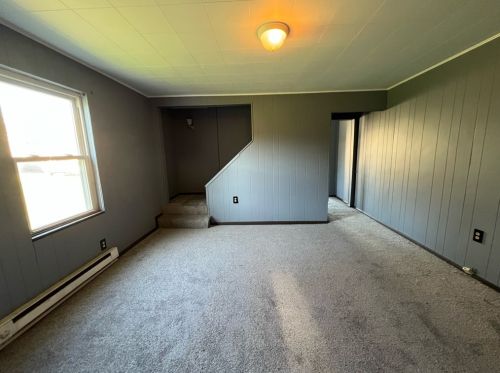 9046 Maple St, Pittsburgh PA  15239-1628 exterior