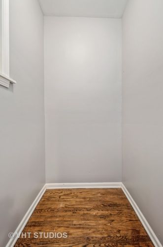 8720 Muskegon Ave, Chicago IL 60617-4935 exterior