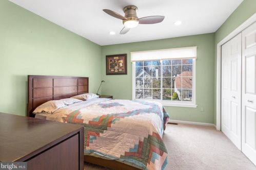 39 York Dr, Princeton NJ 08540-7946 exterior