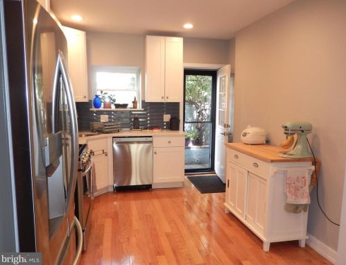 2423 Iseminger St, Philadelphia PA  19148-3517 exterior