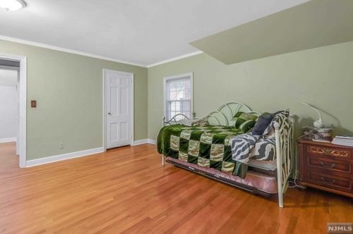 1084 Trafalgar St, Teaneck NJ  07666-1928 exterior