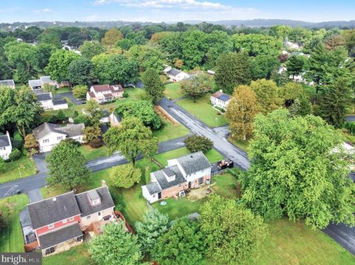 1918 Northbrook Dr, Lancaster PA 17601-4916 exterior