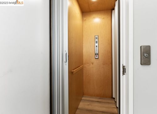 1550 Grand View Dr, Berkeley CA 94705-1637 exterior