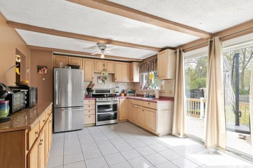 172 Shr St, Taunton MA 02780-2941 exterior