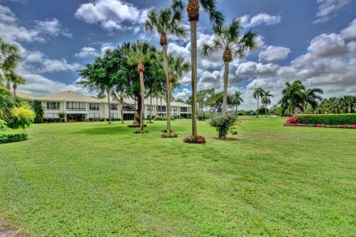 3693 Quail Rdg Dr, Boynton Beach FL 33436-5328 exterior