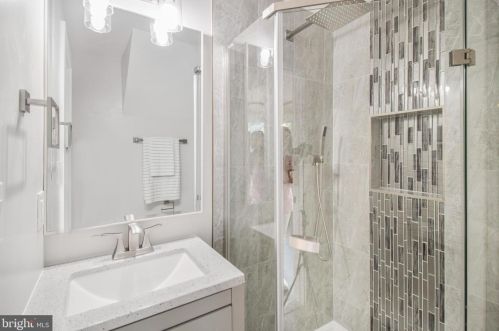 2911 17th St, Washington DC  20018-1825 exterior