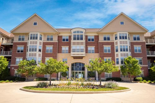 4120 Lake Dr, Milwaukee WI 53211-1719 exterior