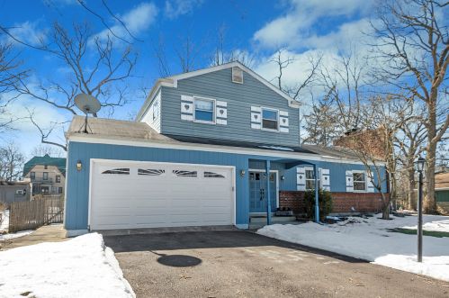 2462 Cass St, Joliet, IL 60432-9700